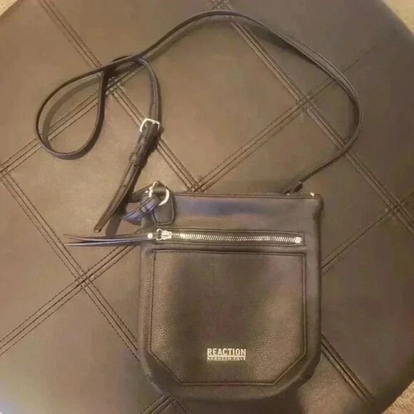 Kenneth Cole Reaction Black Crossbody Bag - Picture 2 of 12